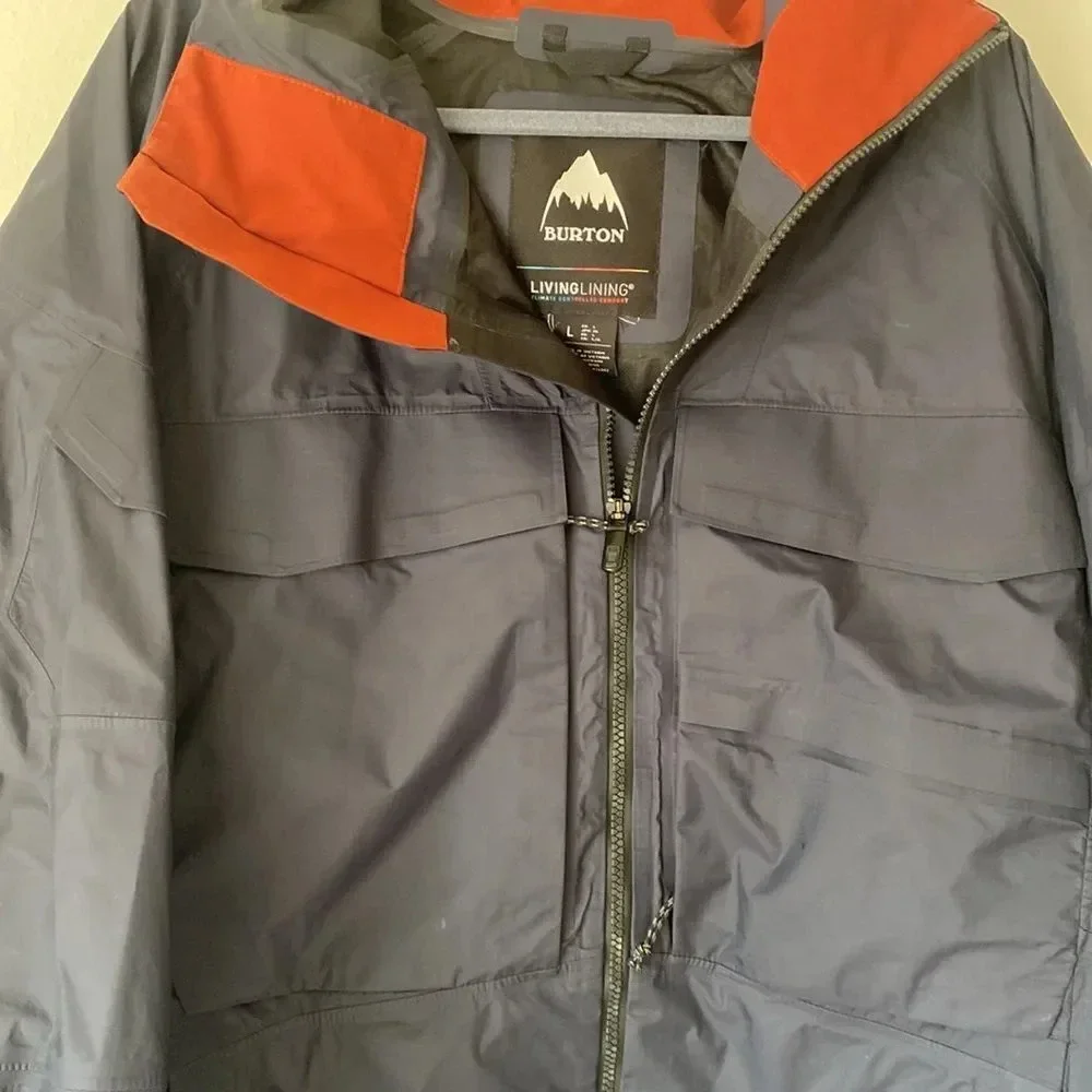 Burton sz L navy living lining jacket hooded, great pre owned condition zip
